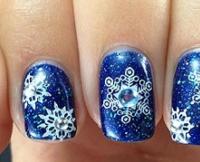 Как сделать снежинки на ногтях?